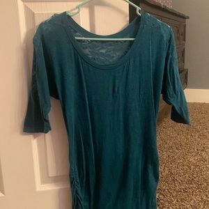 Women’s medium  3/4 sleeve shirt